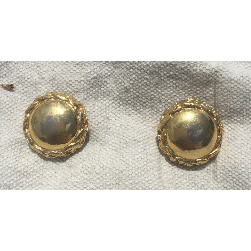 Trifari TM mark clip on earrings‎ gold costume jewelry retro Vtg 80s 90s classic